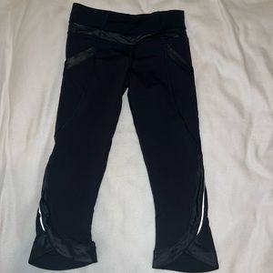 Lululemon Run Chase Me Capris Leggings “Black Spin” Size 4